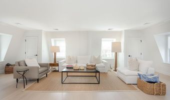 23 Catherine St, Newport, RI 02840