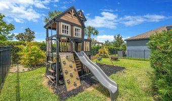 6135 VOYAGERS Pl, Apollo Beach, FL 33572