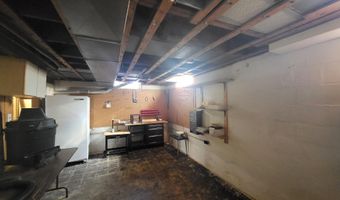 15282 Regina Ave, Allen Park, MI 48101