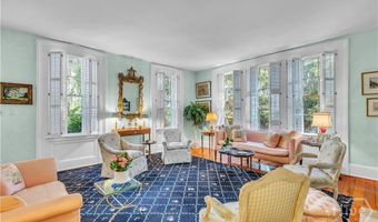 905 Goebel Ave, Savannah, GA 31404