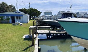 319 Old Causeway Rd, Atlantic Beach, NC 28512