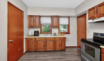 317 20th St 319, Ames, IA 50010