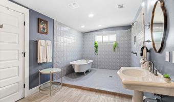 782 Water St, Biloxi, MS 39530