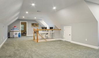9 Woodlawn Ave, Billerica, MA 01821