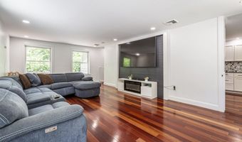 50 Chidsey Rd, Avon, CT 06001