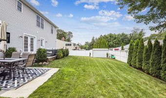 15 Wondy Way, Danbury, CT 06811