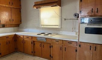 301 S Walnut St, Hico, TX 76457