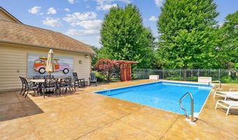 32335 Wildwood Dr, Adel, IA 50003