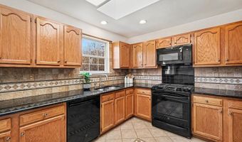 9 MAINMAST Ct, Baltimore, MD 21220