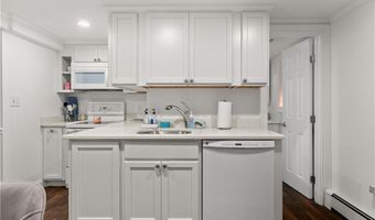 16 Shields St 2, Newport, RI 02840