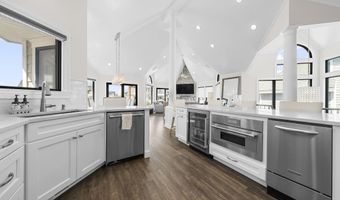 93 E 11th St, Avalon, NJ 08202