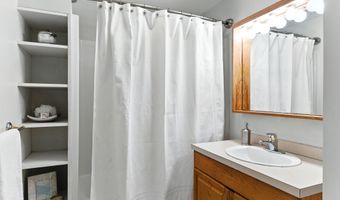 9 Scitterygussett Dr, Falmouth, ME 04105