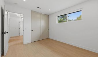 2610 Chestnut Ave, Carlsbad, CA 92010