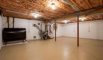 3 Courtney Ln, Hopkinton, RI 02832