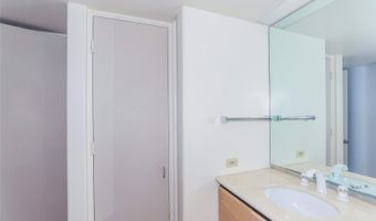 66 Queen St 1704, Honolulu, HI 96813