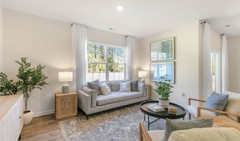 274 Maddox Dr, Aberdeen, NC 28315