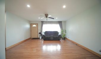 543 W Rose Ave, Addison, IL 60101