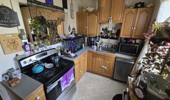 18 Boynton St, Bangor, ME 04401