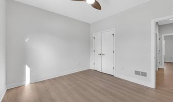 422 NE Lakota Dr, Adrian, MO 64720
