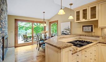 451 Reflection Rd, Apple Valley, MN 55124