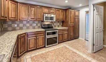 2114 Oakglen Dr, Ardmore, OK 73401
