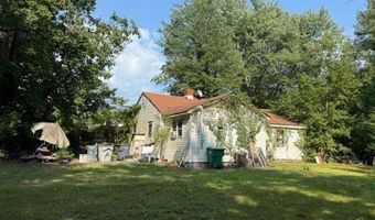 705 Thompson St, Ashland, VA 23005