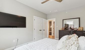 821 GREENWICH Dr, Ambler, PA 19002