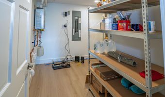 8 Shipmasters Cove Rd, Belfast, ME 04915