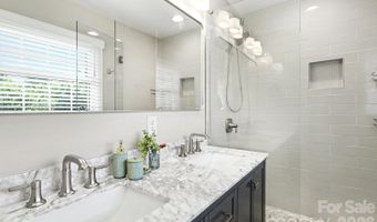 3330 Woodleaf Rd, Charlotte, NC 28205