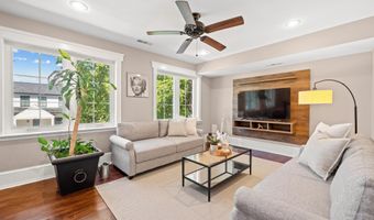 132 S GARFIELD St, Arlington, VA 22204