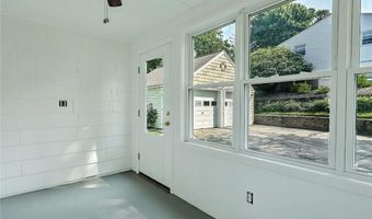 10 Roosevelt Ave, Lincoln, RI 02865