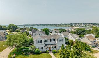 33 Withington Rd, Narragansett, RI 02882