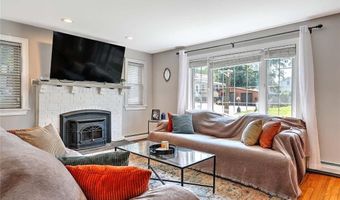 9 Norman St, Cumberland, RI 02864