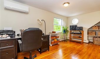 42 Grasslands Rd, East Greenwich, RI 02818