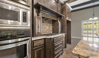 216 Meadowlands Dr, Brandon, MS 39047