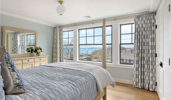 30 Walcott Ave, Jamestown, RI 02835