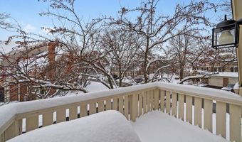 1943 N Charter Point Dr D, Arlington Heights, IL 60004