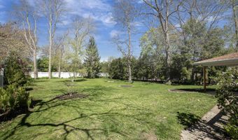 2207 S GLADYS Ave, Appleton, WI 54915