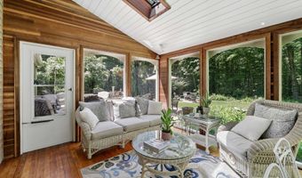 17 Candlewood Dr, Amherst, NH 03031