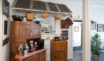 342 S Monroe St, Alderson, WV 24910