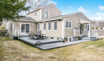 73 Country Club Rd, Bellport, NY 11713