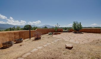 135 Los Rios Rd, Arroyo Hondo, NM 87513