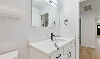 6706 NW 48th St, Bethany, OK 73008