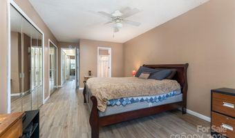 806 Abbey Cir, Asheville, NC 28805