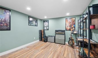 908 38th Ave, Anoka, MN 55303