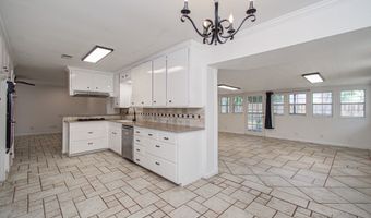 2708 Tallow St, Alvin, TX 77511