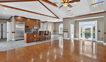 625 NW Locust St, Abingdon, VA 24210