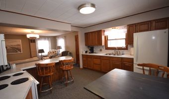 1005 6th St, Britton, SD 57430