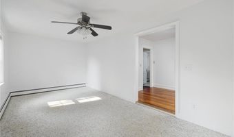 52 Pleasant View Rd, Warwick, RI 02888