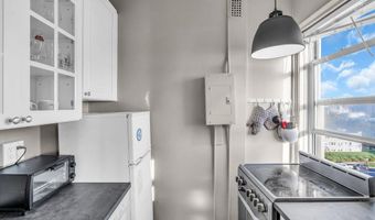 400 Deal Lake Dr 6F, Asbury Park, NJ 07712